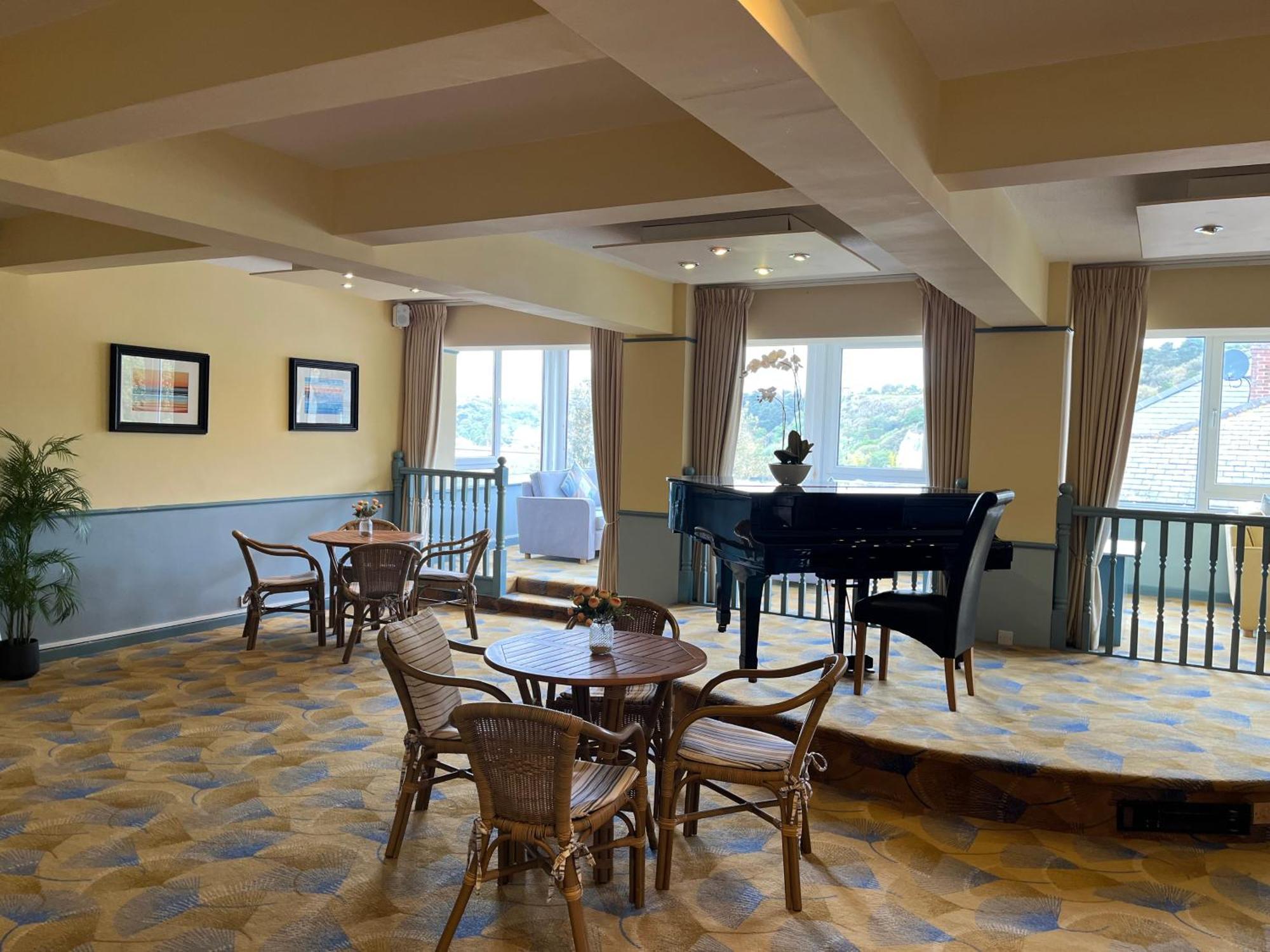 Biarritz Hotel Сент-Брелад Экстерьер фото